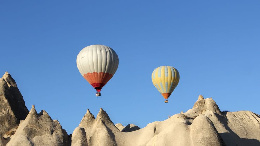 Fairy chimneys and balloons, things to do in Cappadocia
